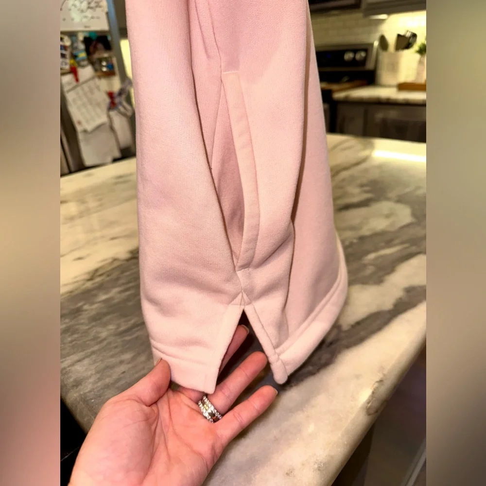 EUC Women’s Adidas Half Zip Pullover Pink & Purple Stripes Size Large - Picture 2 of 8